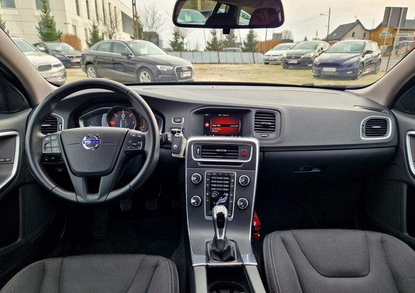 Volvo V60 cena 55900 przebieg: 186900, rok produkcji 2018 z Resko małe 781